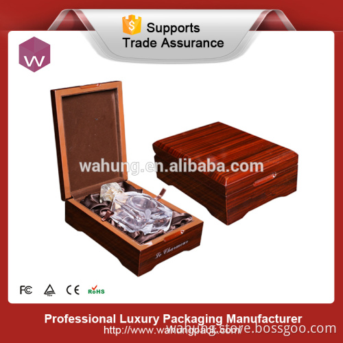 Elegant black wooden perfume packaging box for perfume bottle